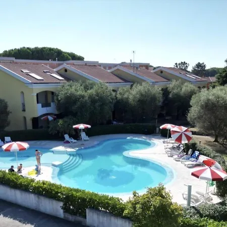 Olive Orchard Gardened With Shared Pool דירה ביביונה